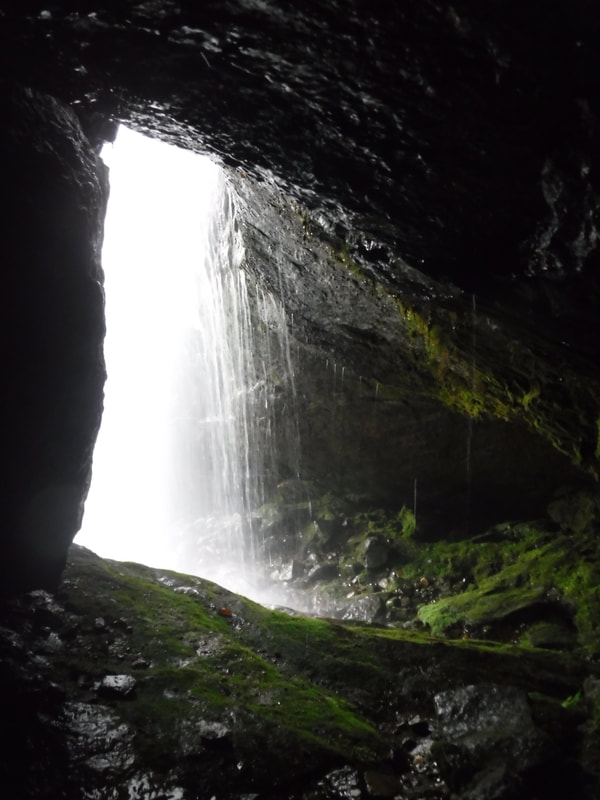 Bridal Veil Falls cave (NH)